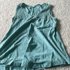 Aquamarine color from Eddie Bauer